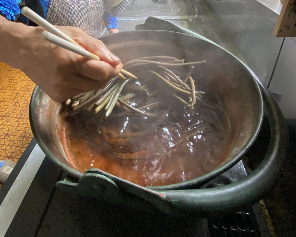 銅鍋 ① ワラビ 山菜 - 食器